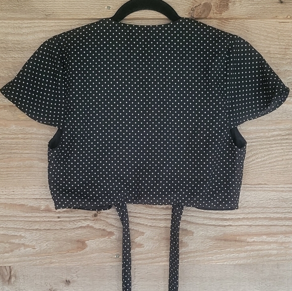 Gianni Bini Black with White Polka Dot Cropped Wrap Top Size XSmall - Picture 2 of 6